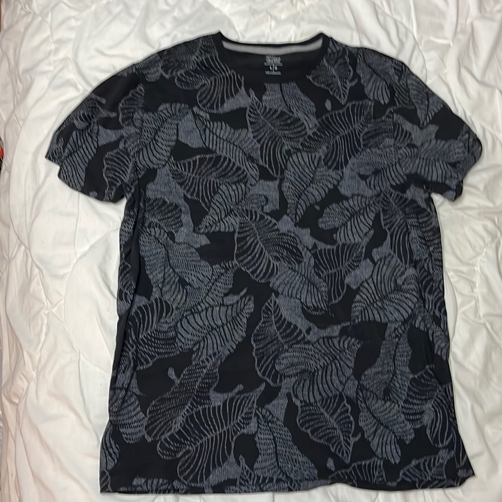 Size L, Old Navy, soft washed mens tee.